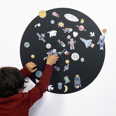Jeu de magnets | Dans l'espace